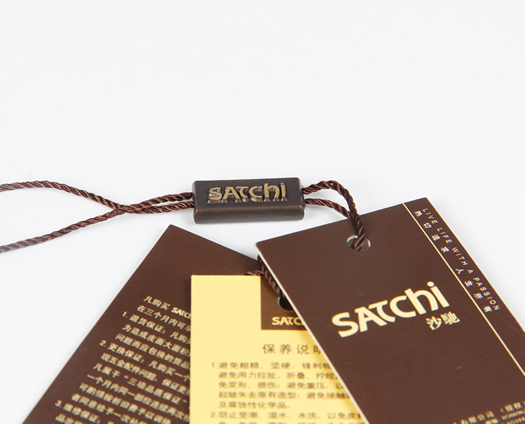 在服裝的紙牌定做過程中1個個環保新秀為何頻頻受挫？