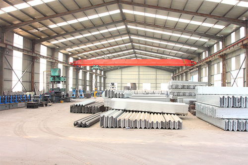 呈貢公路波形防撞護欄廠化工產(chǎn)品 安全防護與技術(shù)創(chuàng)新